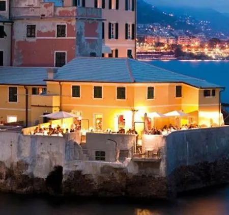 아파트 Restored Property Near Boccadasse *